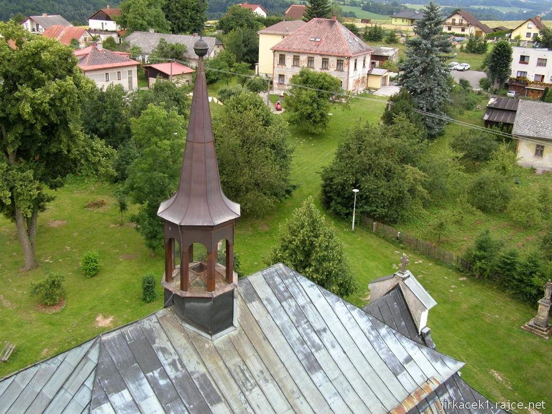 Bozkov -  kostel Navštívení Panny Marie - střecha kostela