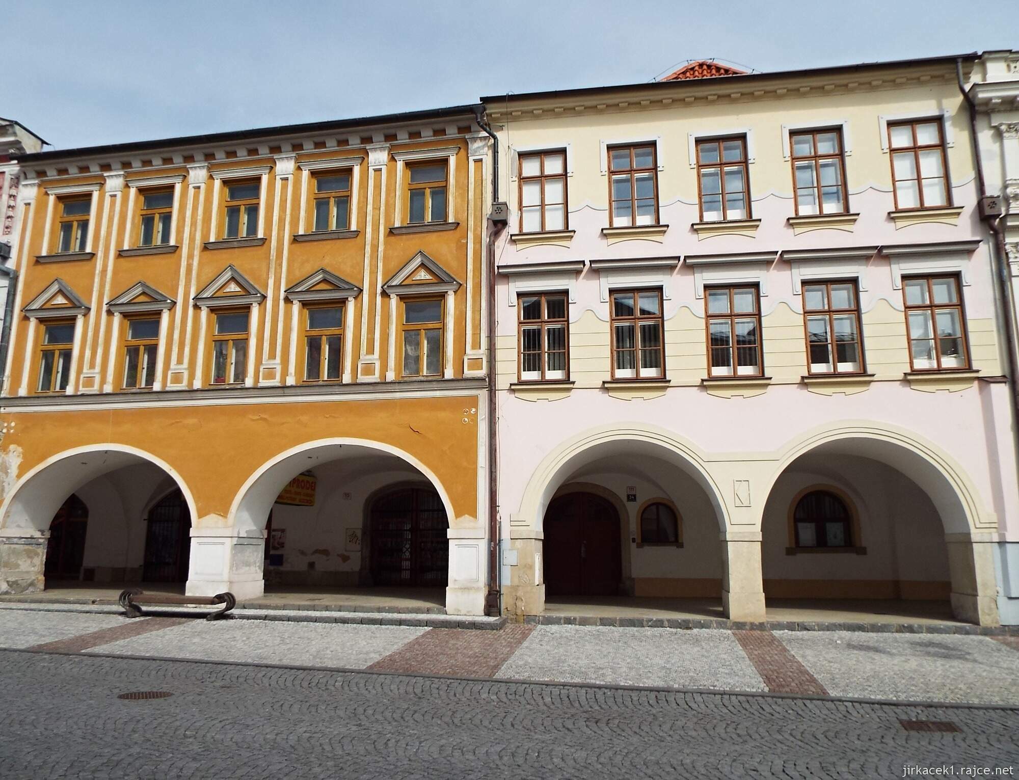 40 - Svitavy - náměstí Míru 59 - dům č.36 a žlutý 38