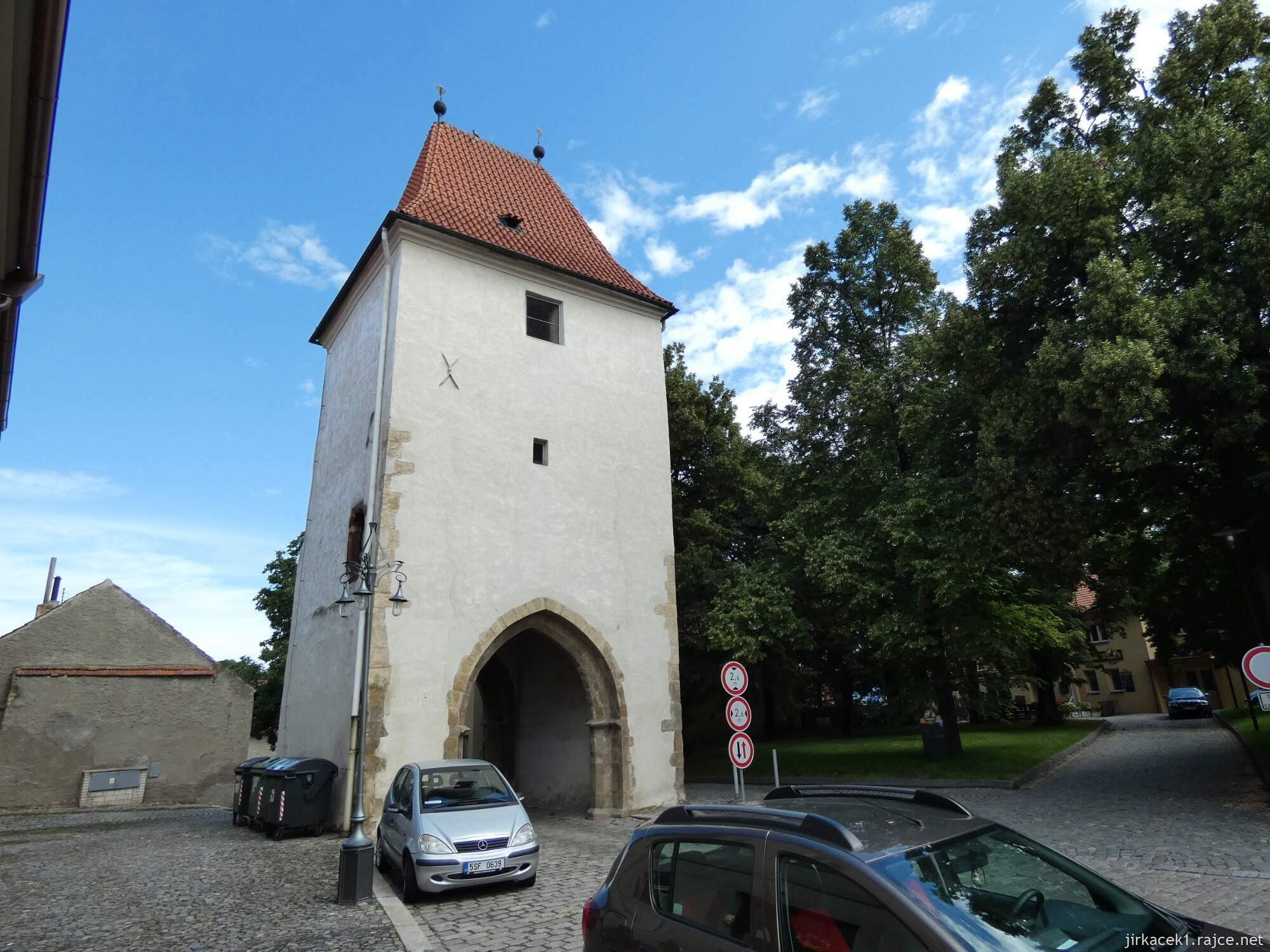 F - Kouřim - městské hradby 019 - Pražská brána