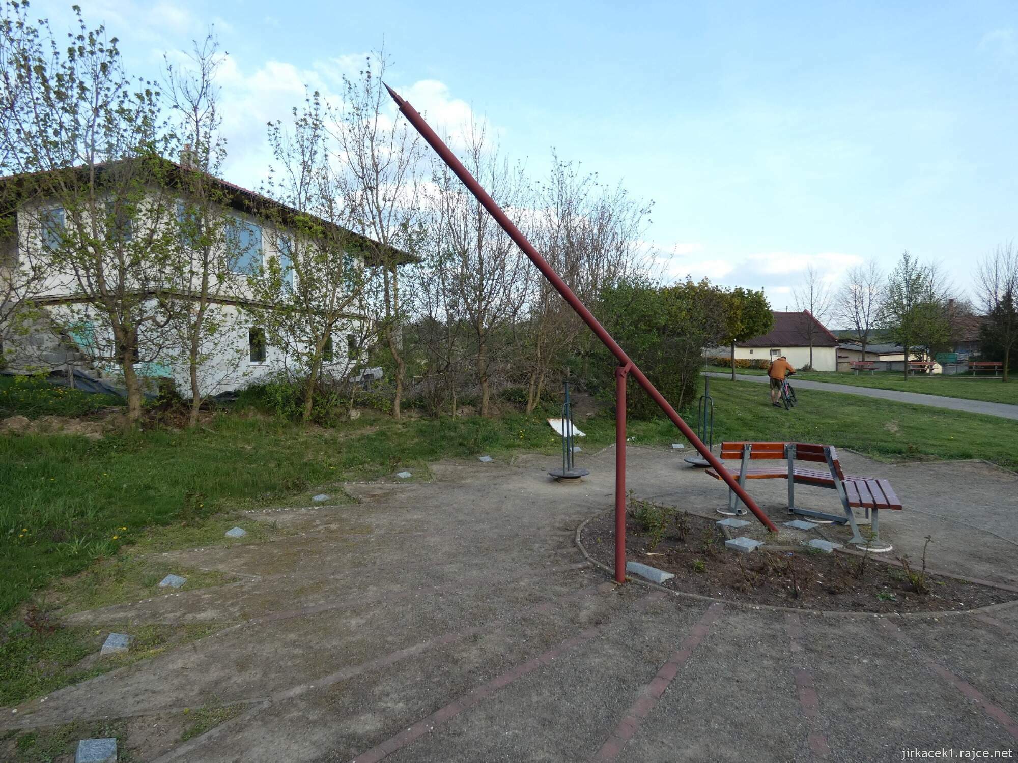 O - Hýsly - kaple sv. Prokopa 015 - sluneční hodiny