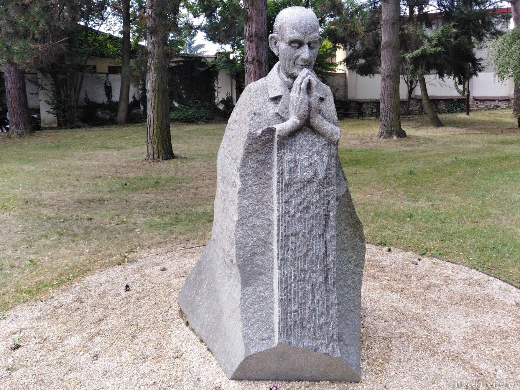 Pelhřimov - Děkanská zahrada - pomník F.B. Vańka