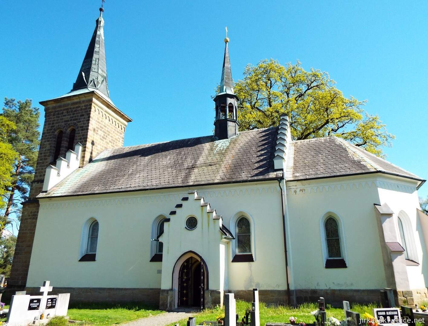 36 - Karlovice - kostel sv. Jiří 03