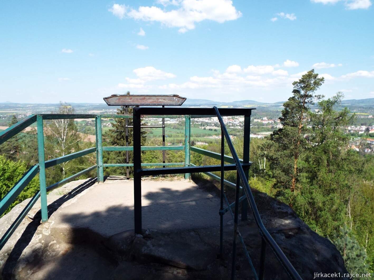 09 - Hruboskalsko 07 - rozhledna Hlavatice