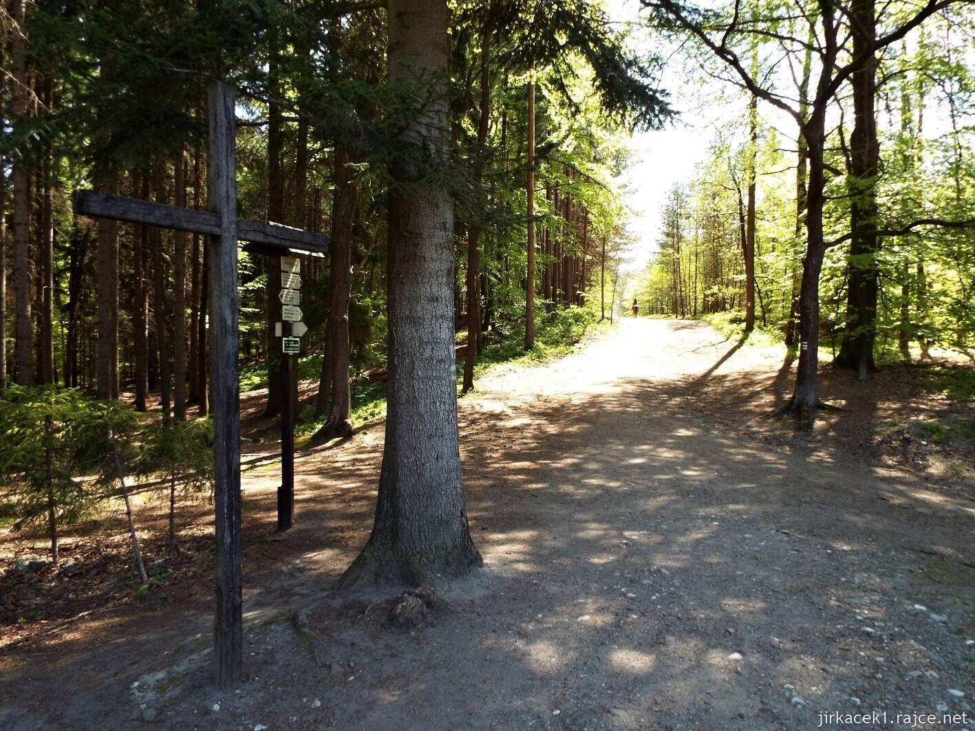 10 - Hruboskalsko 08 - cesta od Hlavatice na Valdštejn - rozcestí U Konic