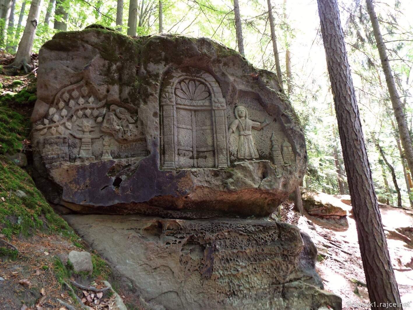 15 - Hruboskalsko 09 - Kopicův statek - skalní reliéfy