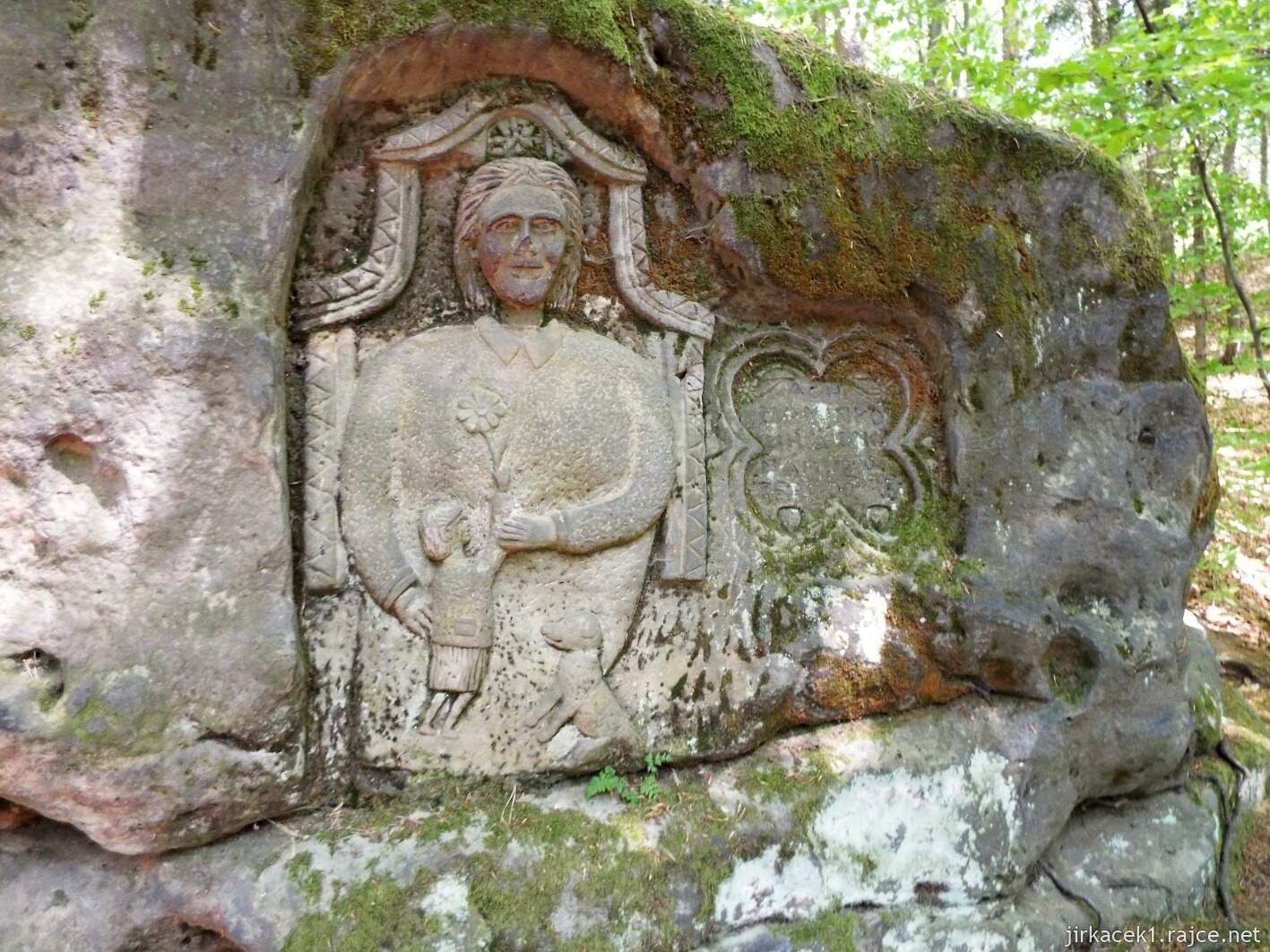 15 - Hruboskalsko 20 - Kopicův statek - skalní reliéfy