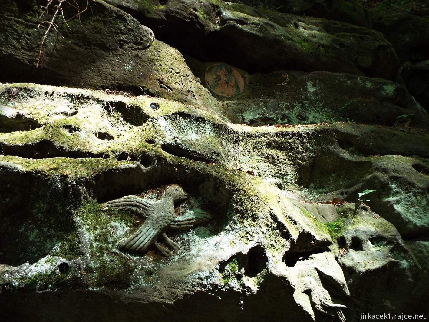 15 - Hruboskalsko 44 - Kopicův statek - skalní reliéfy