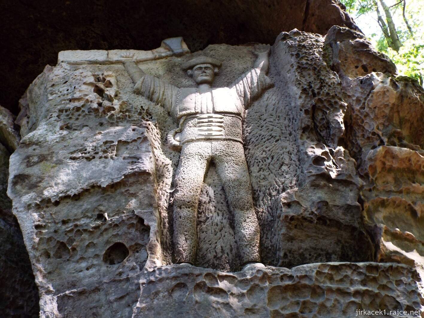 15 - Hruboskalsko 47 - Kopicův statek - skalní reliéfy