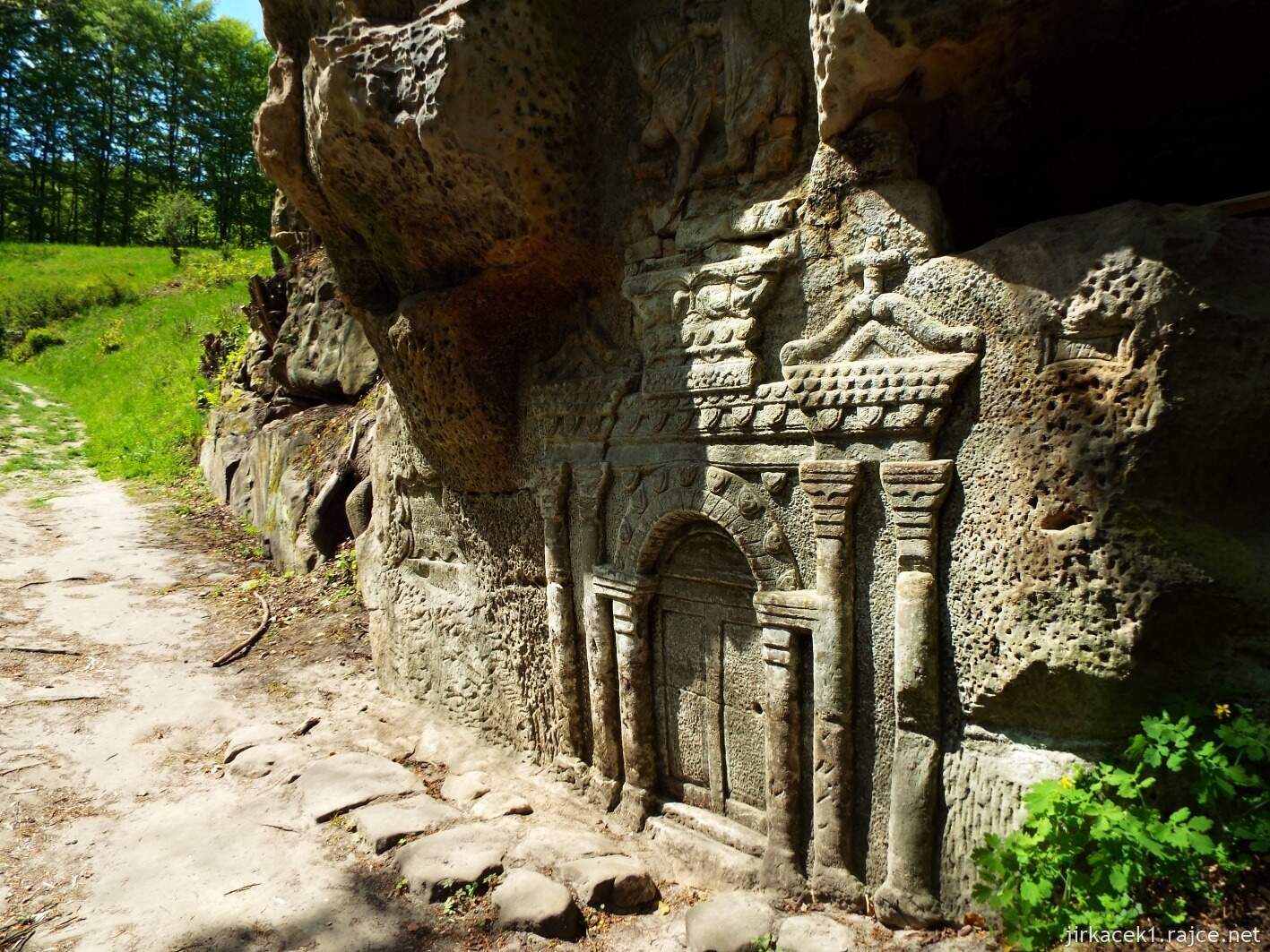 15 - Hruboskalsko 50 - Kopicův statek - skalní reliéfy