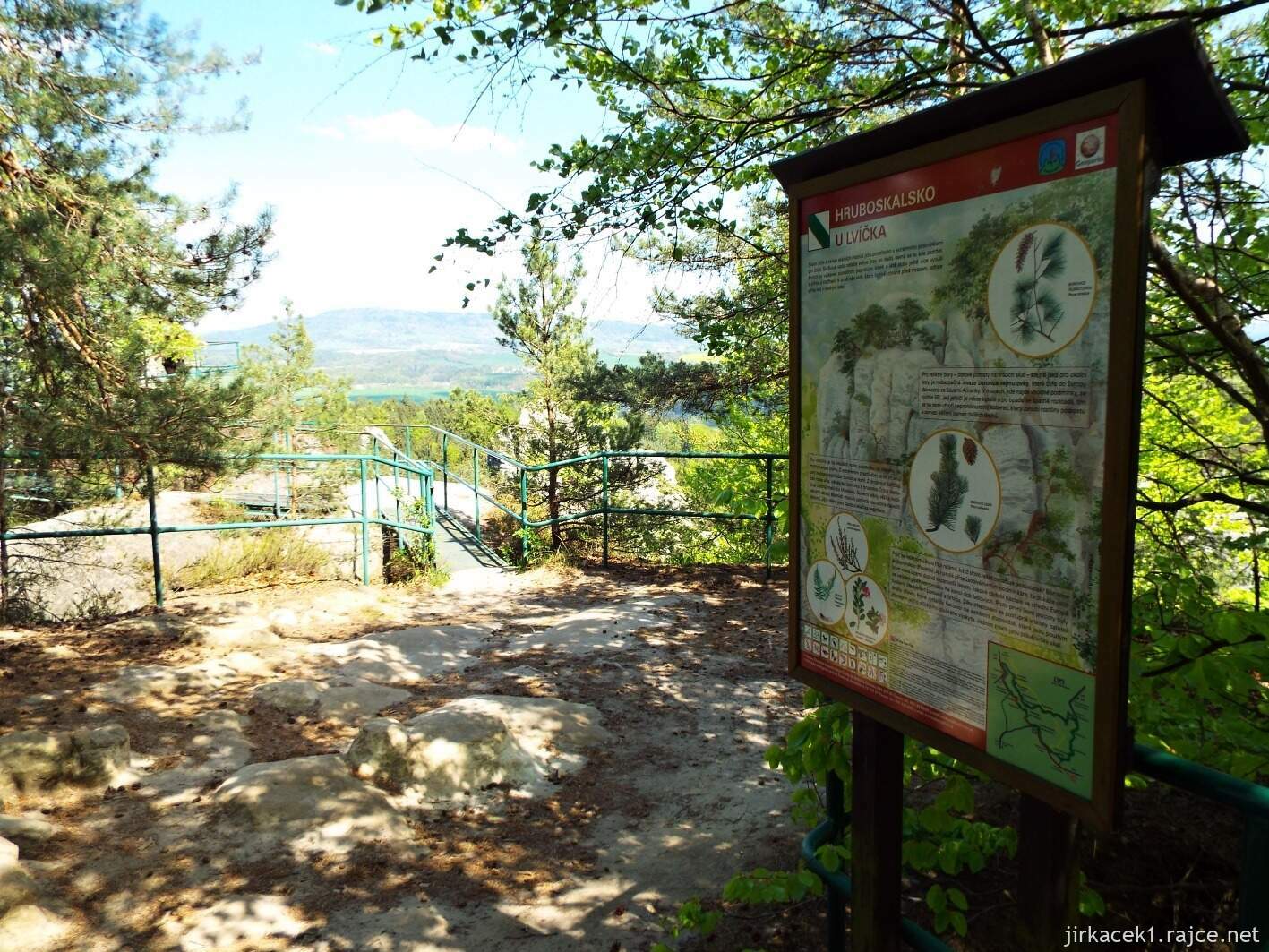 17 - Hruboskalsko 03 - skalní město - vyhlídka U lvíčka - informační tabule