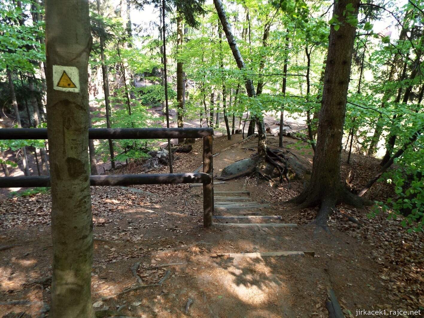 24 - Hruboskalsko 11 - cesta z Adamova lože na Zámeckou vyhlídku