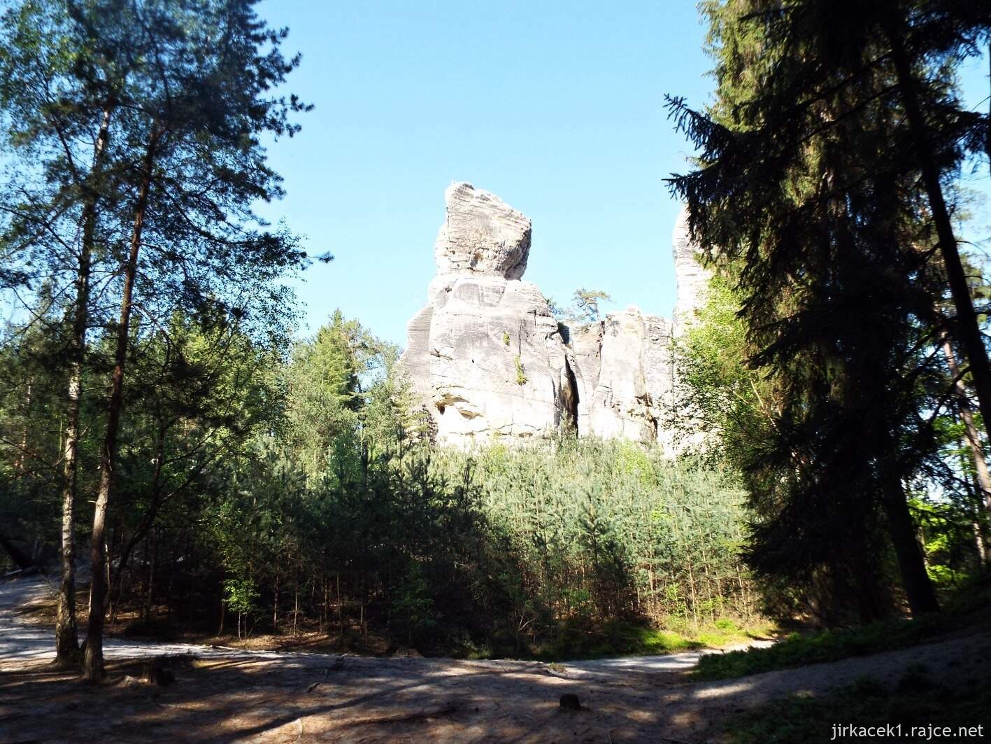 28 - Hruboskalsko 06 - cesta ze hřbitova horolezců k pramenům
