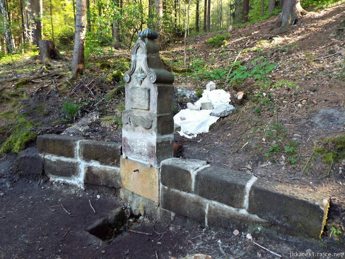 30 - Hruboskalsko 02 - Antonínův pramen