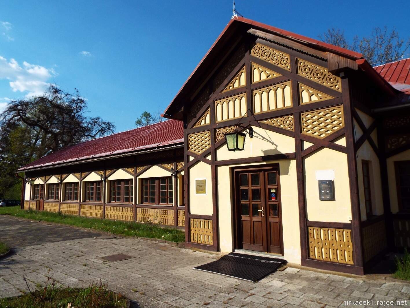 34 - lázně Sedmihorky 09 - budova lázní