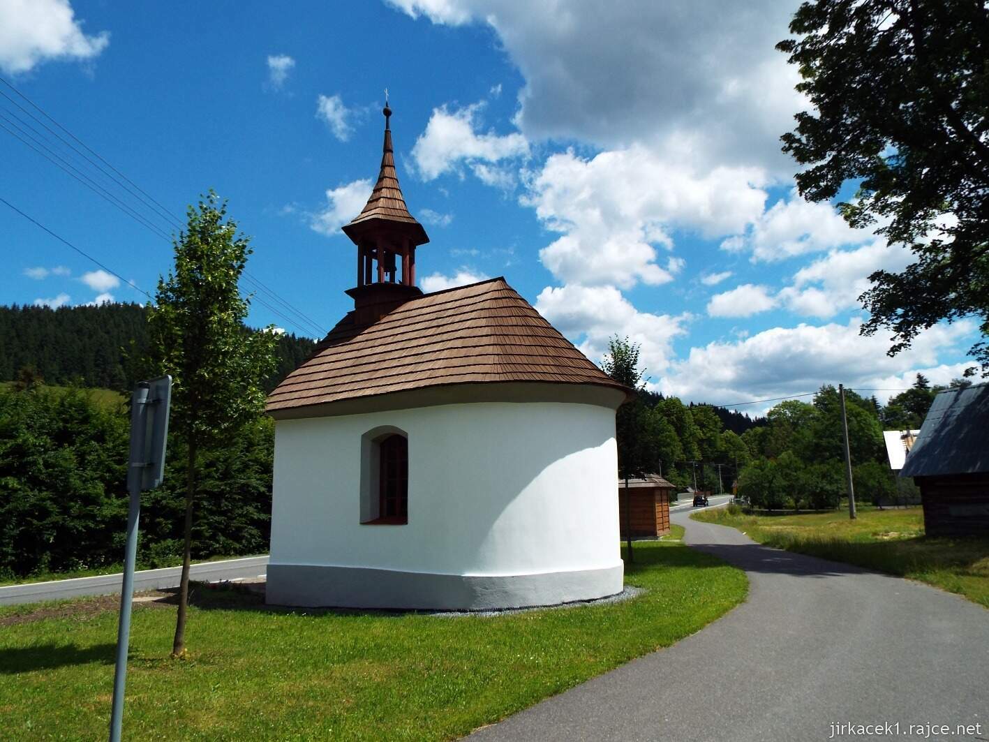 023 - Velké Karlovice - Kaple Cyrila a Metoděje na rozcestí Podťaté 02
