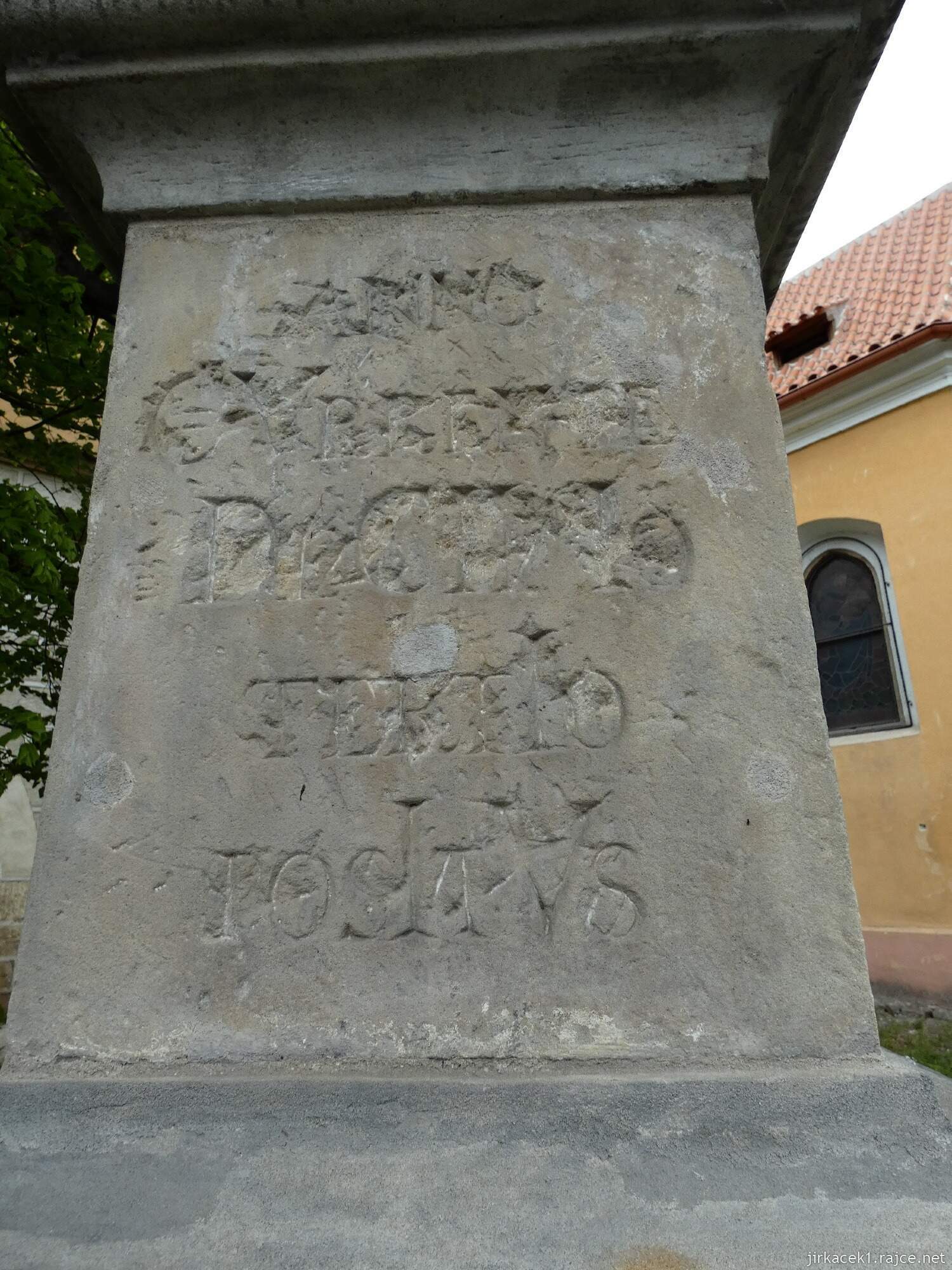 C - Nehvizdy - kostel sv. Václava 006 - Socha sv. Jana Nepomuckého