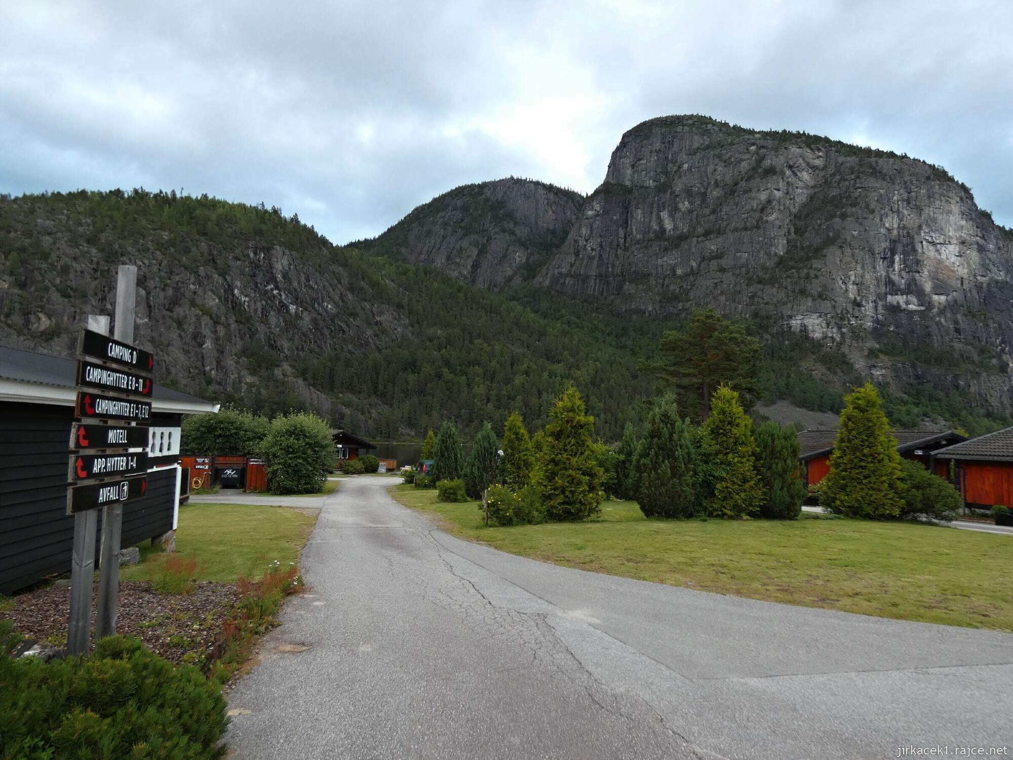 2h - cesta od vodopádu Nedrebøfossen​ na ubytování v Rysstadu - Sølvgarden Cottages033