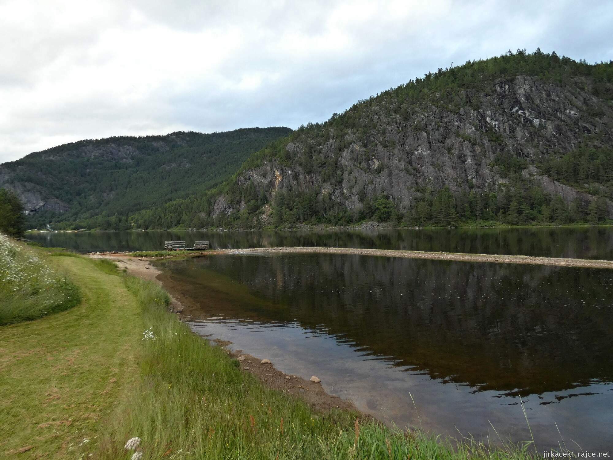 2h - cesta od vodopádu Nedrebøfossen​ na ubytování v Rysstadu - Sølvgarden Cottages035