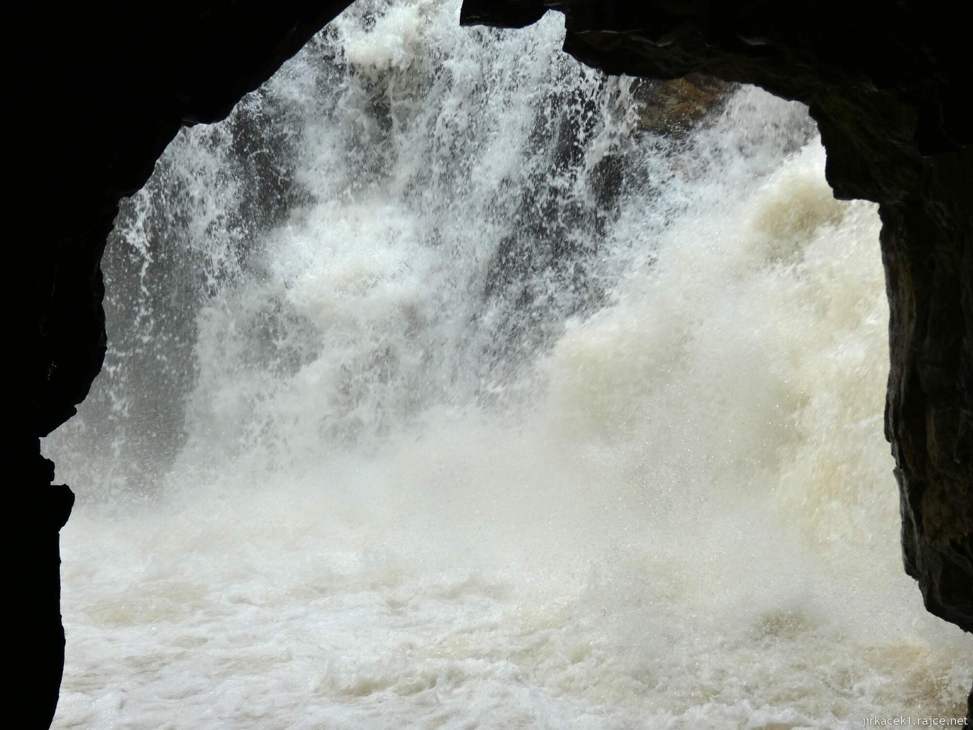 3b - Lyngdal - vodopád Kvåsfossen a muzuem lososů Nasjonalt Villakssenter​ 038