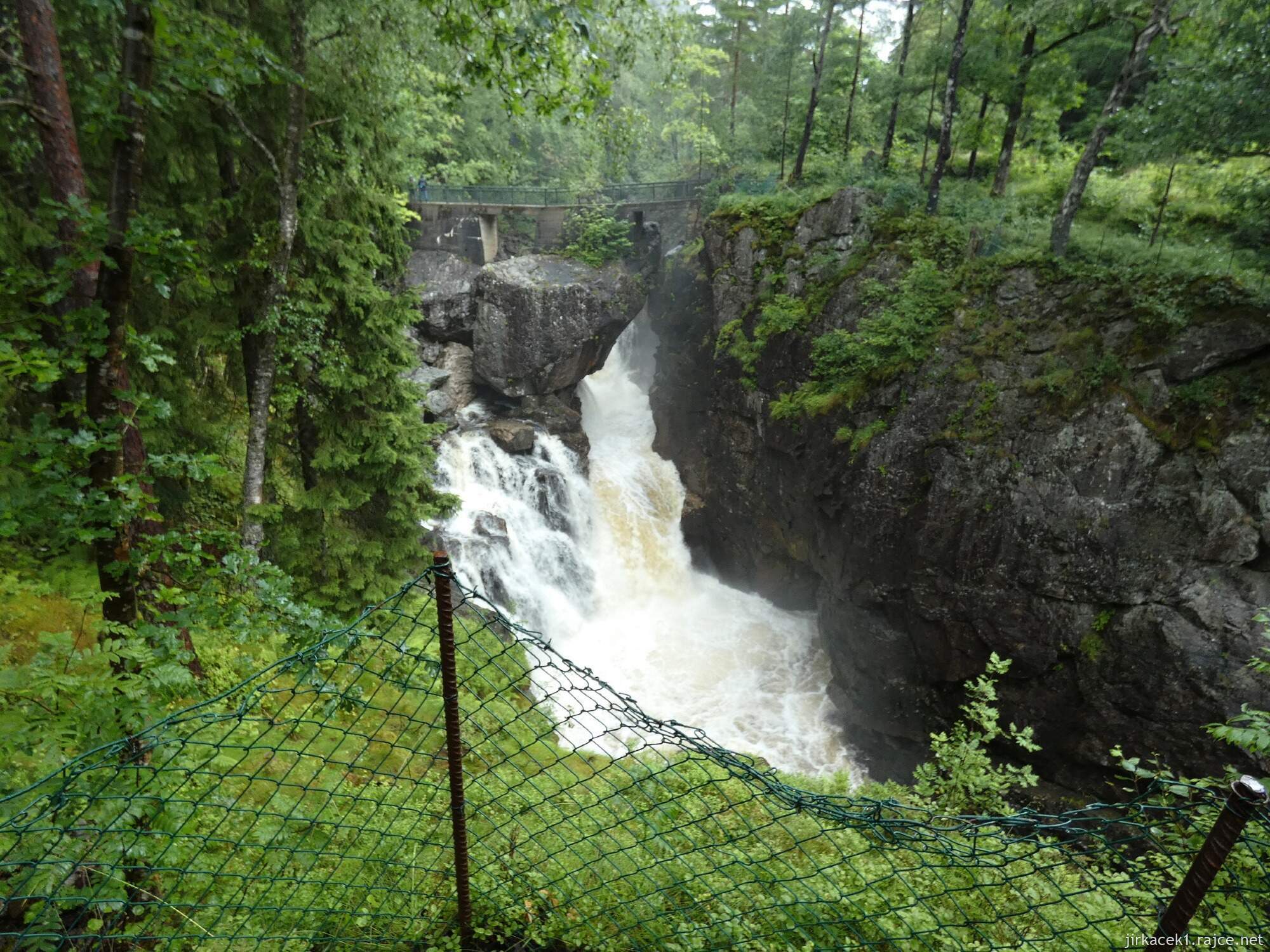 3b - Lyngdal - vodopád Kvåsfossen a muzuem lososů Nasjonalt Villakssenter​ 096