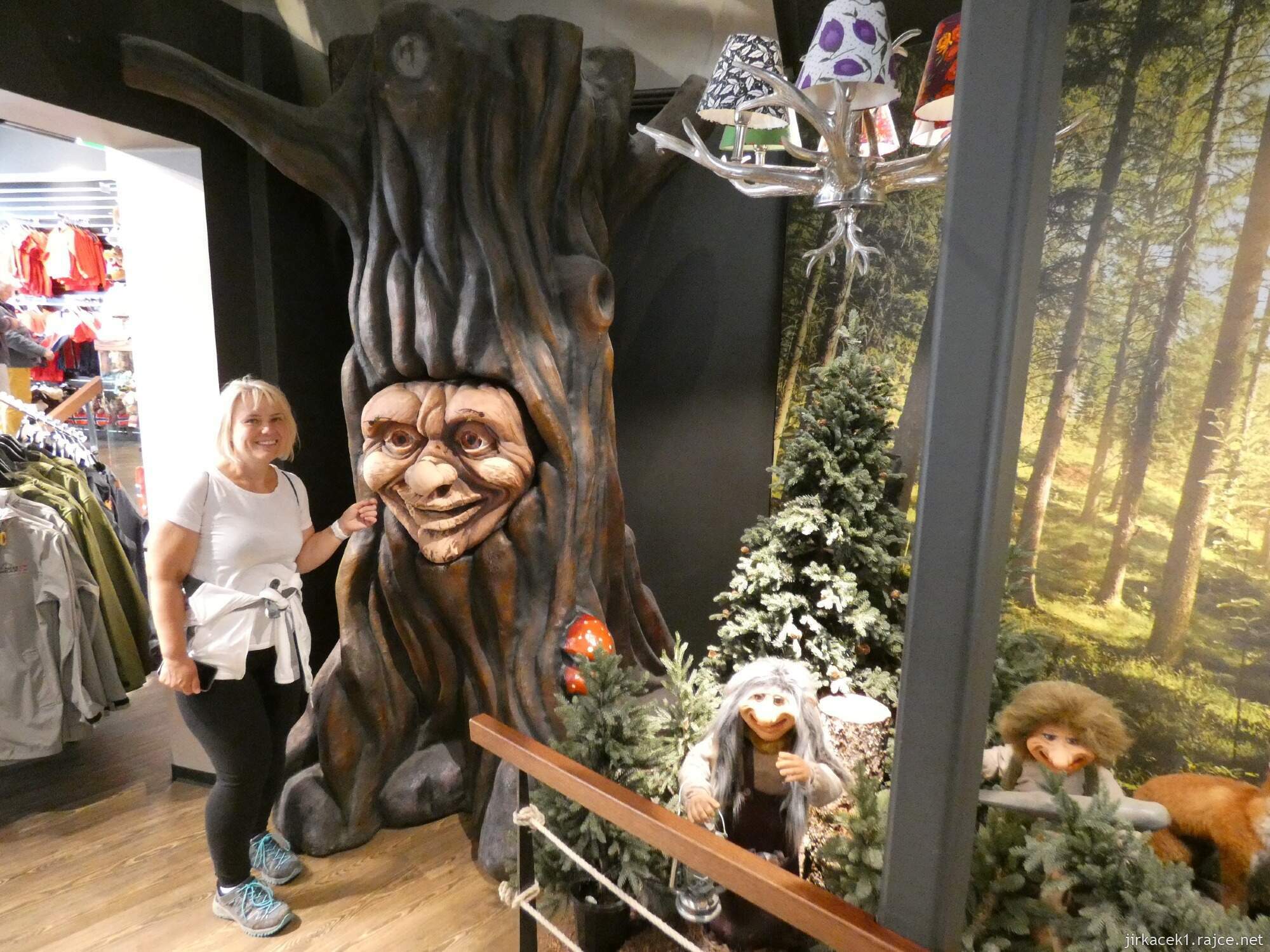 1f - Oslo 005 - prodejna suvenýrů