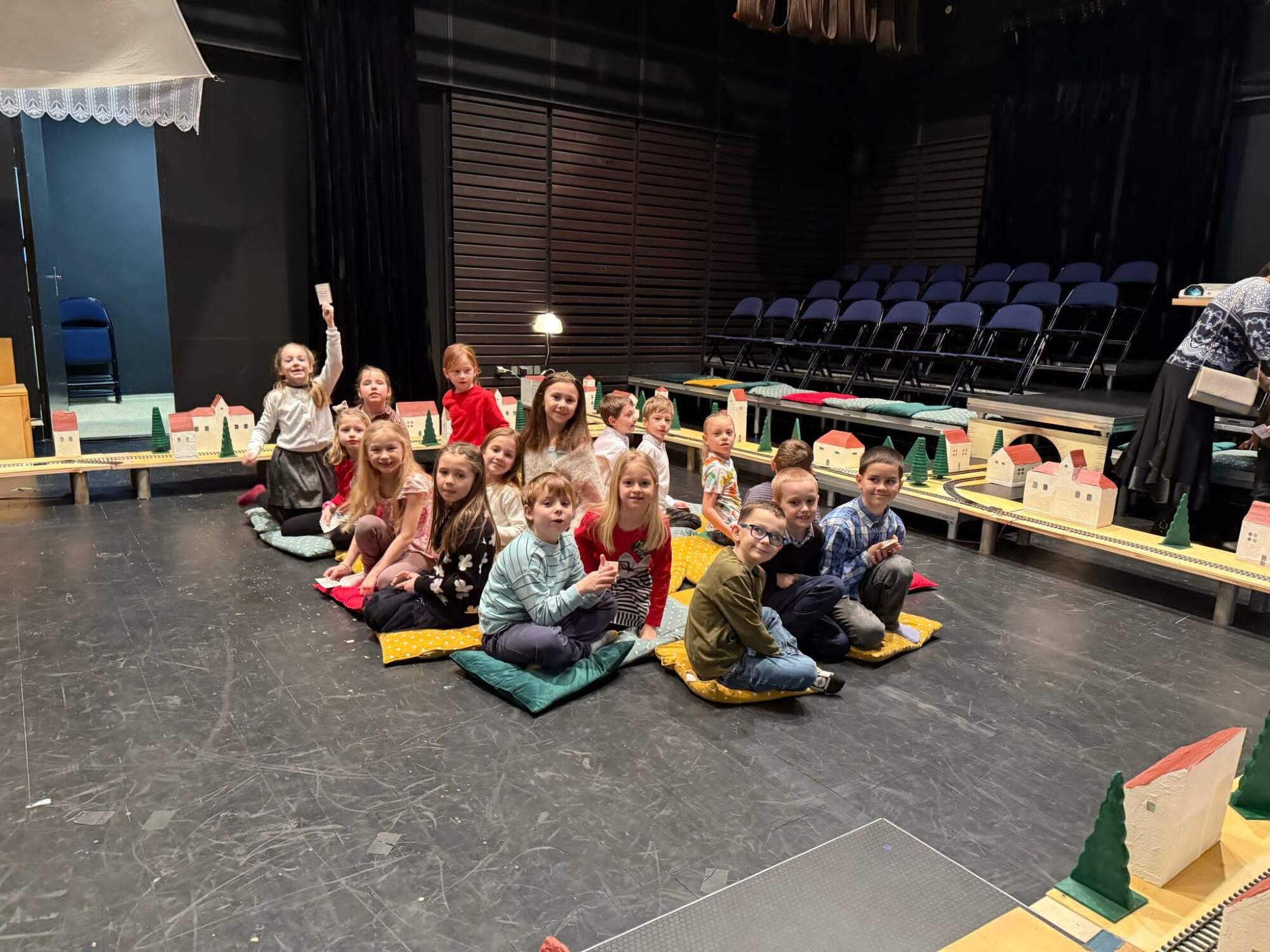 Horácké divadlo 1.D - Pohádky o mašinkách Horácké divadlo 1.D - Pohádky o mašinkách