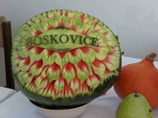 Ornament vytvořený z melounu.