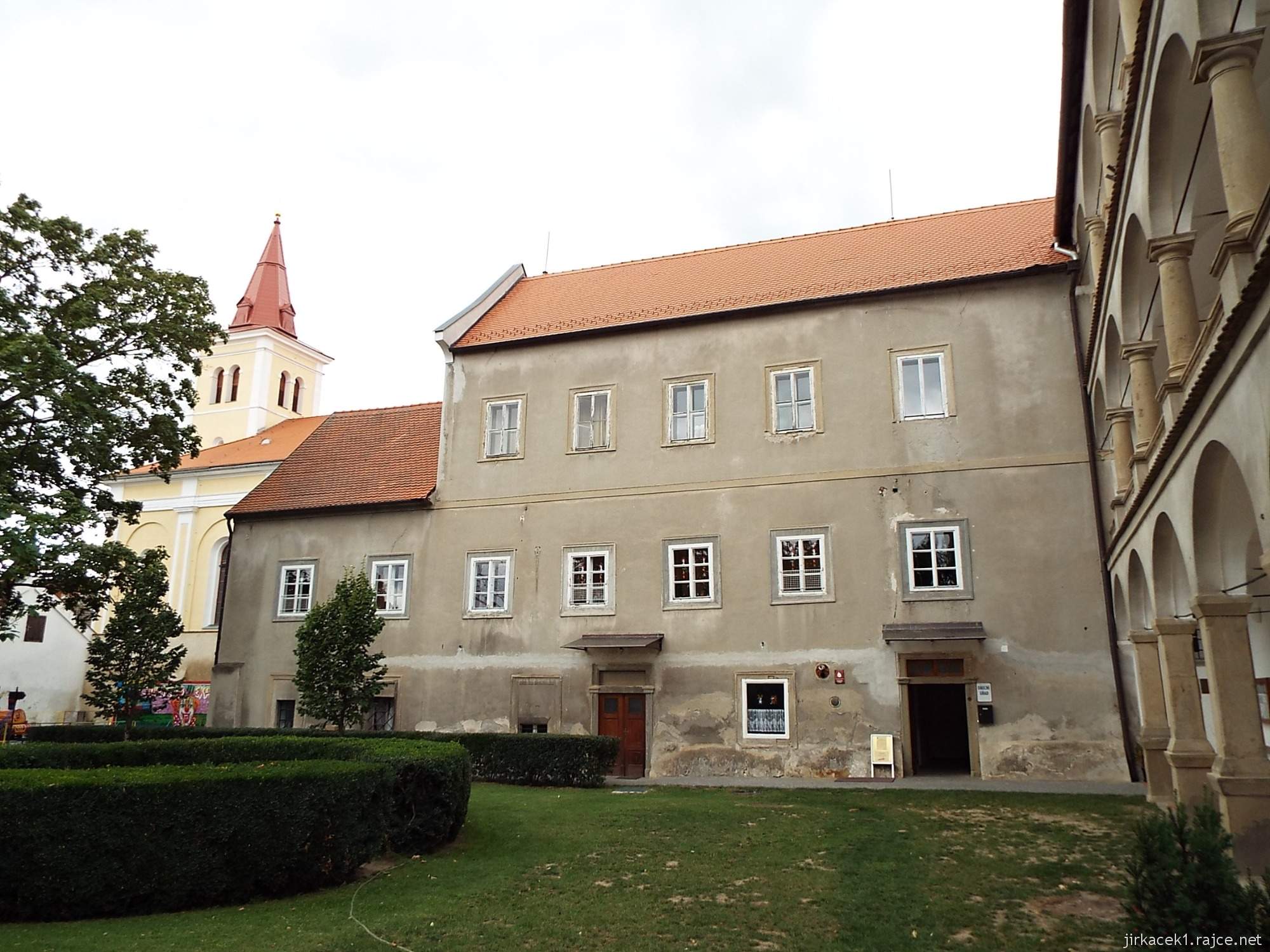 zámek Bohutice - křídlo bez arkád