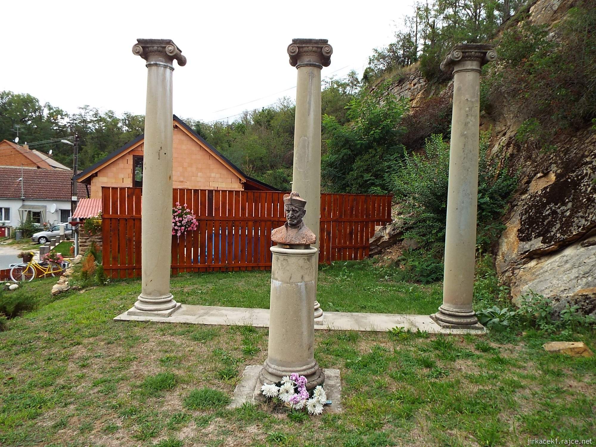 Bohutice - Lurdská jeskyně