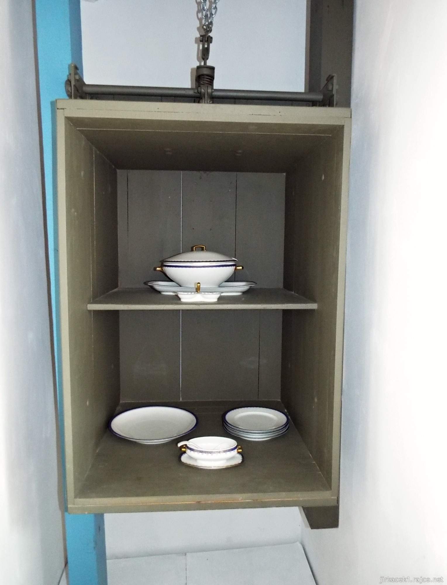 zámek Miroslav - jídelní výtah