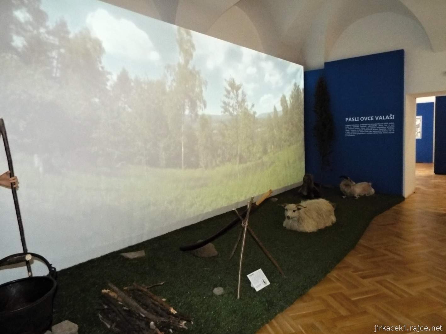Vsetín - zámek 19 - muzeum - etnografická expozice Pásli ovce Valaši