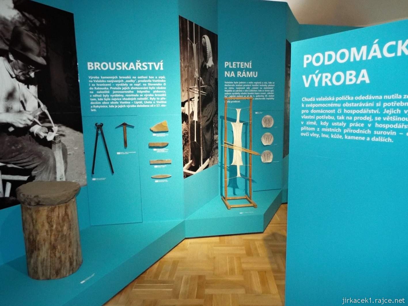 Vsetín - zámek 26 - muzeum - etnografická expozice Podomácká výroba