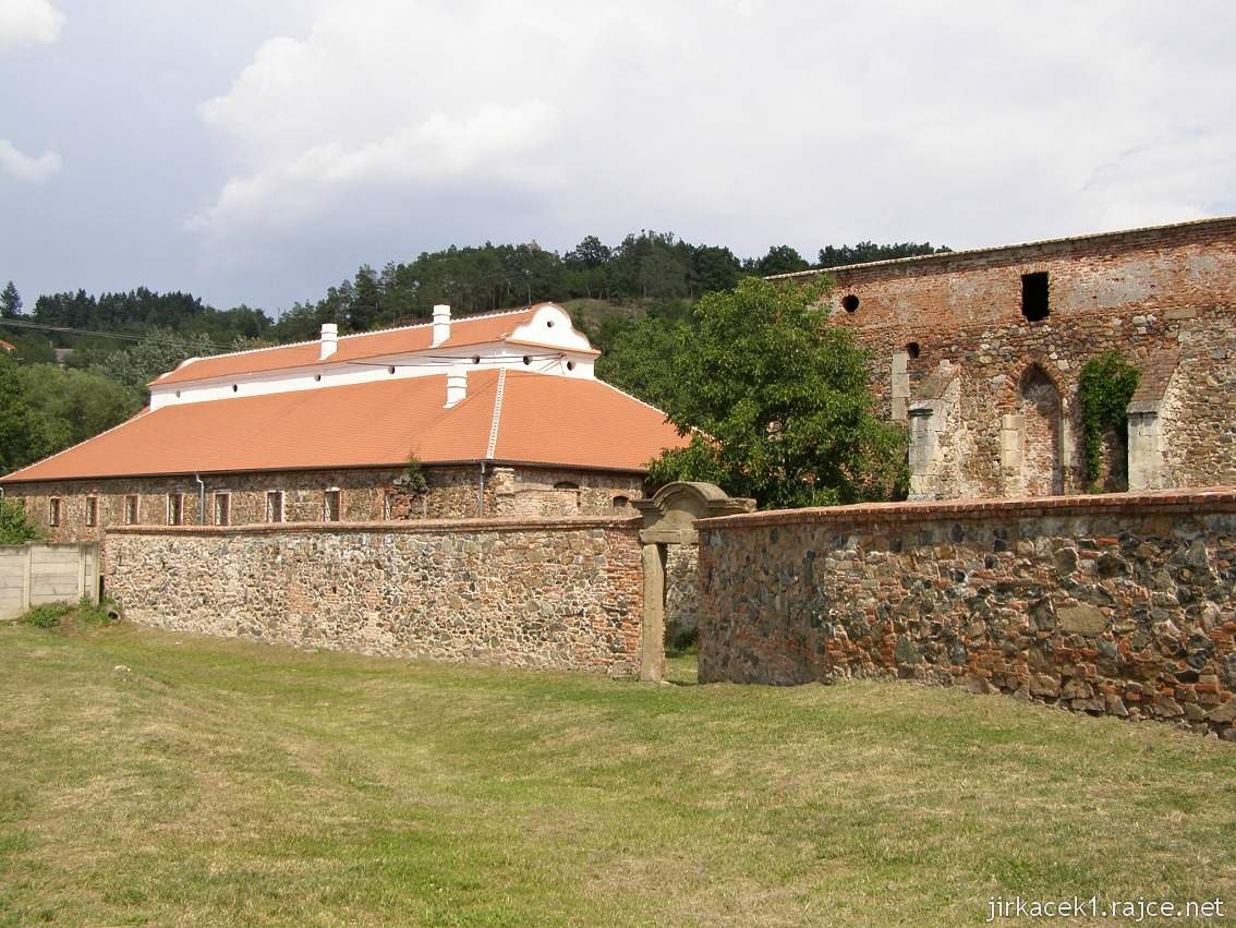 Dolní Kounice - Rosa Coeli - zřícenina kláštera