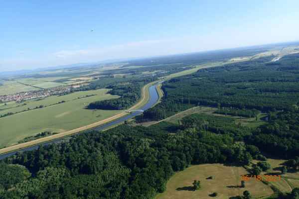 OLYMPUS DIGITAL CAMERA - Hraniční řeka Morava