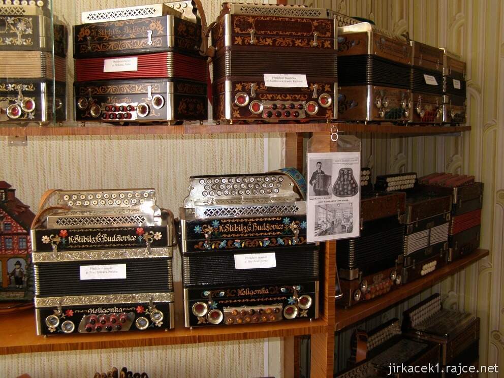 Litovel - první muzeum harmonik