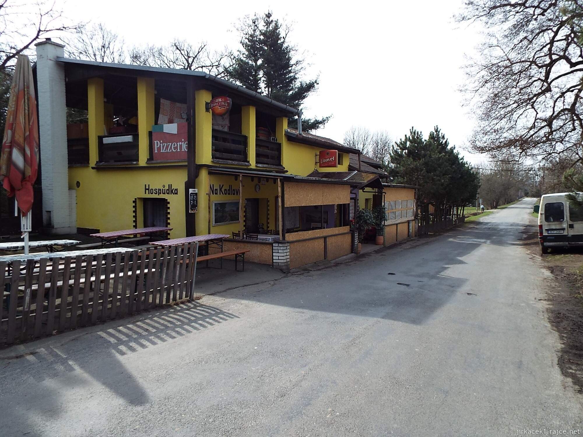 C - cesta od Chrámu přátelství do Nových Mlýnů 19 - osada Nové Mlýny - hospůdka Na Kodlově