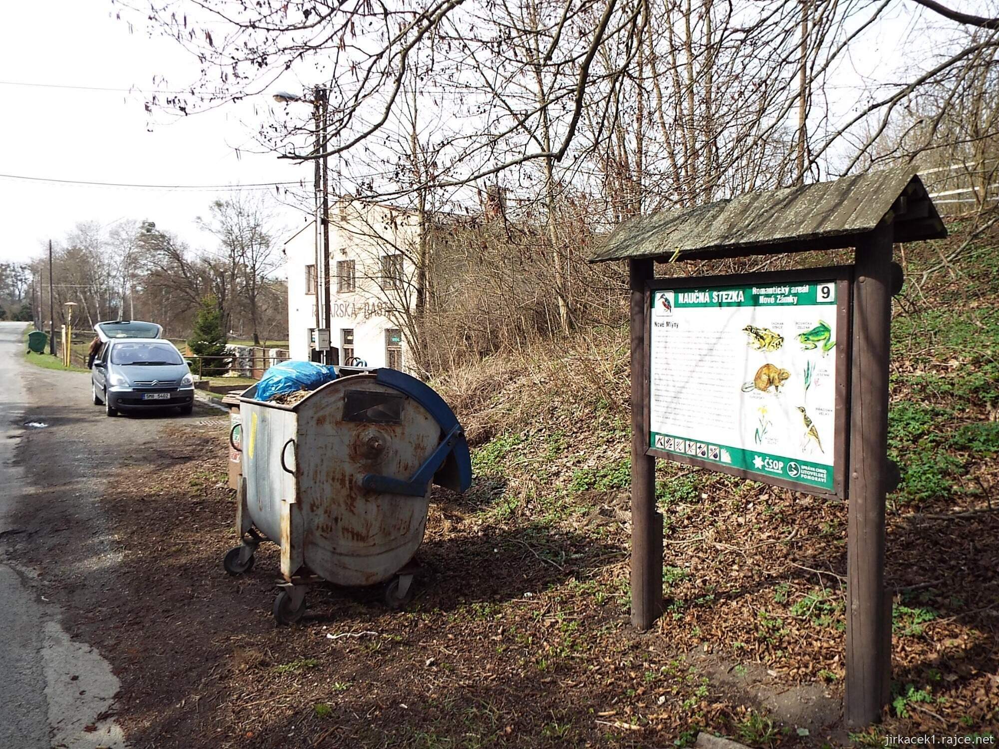 C - cesta od Chrámu přátelství do Nových Mlýnů 20 - osada Nové Mlýny - tabule NS