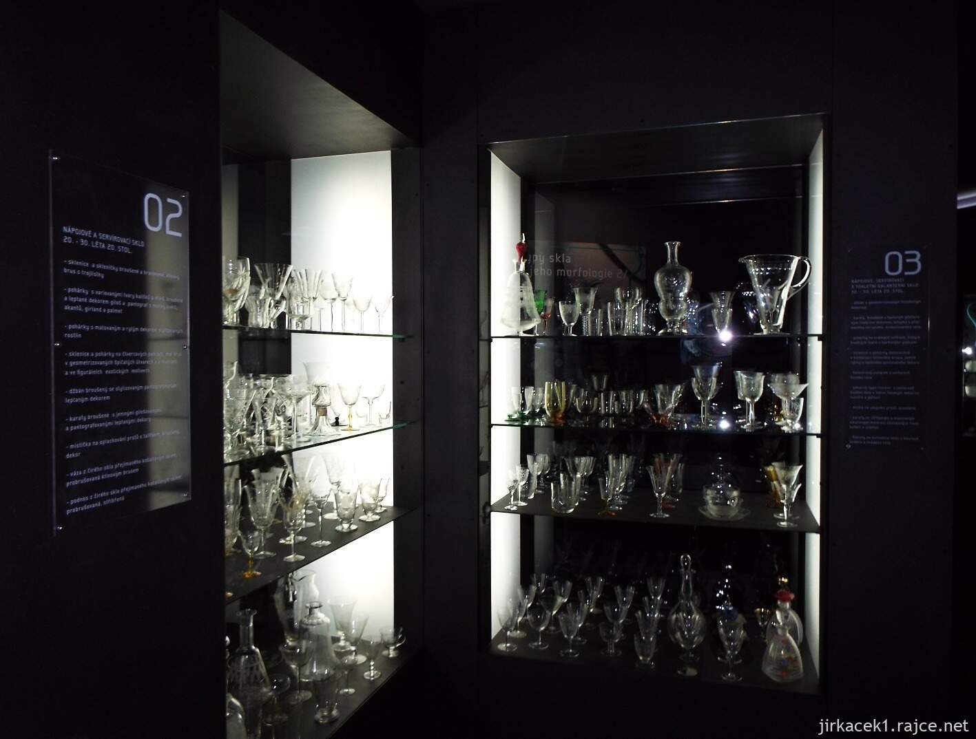 012 - Karolinka 11 - muzeum sklářství - výstava skla