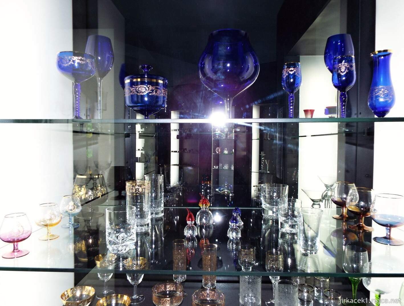 012 - Karolinka 15 - muzeum sklářství - výstava skla