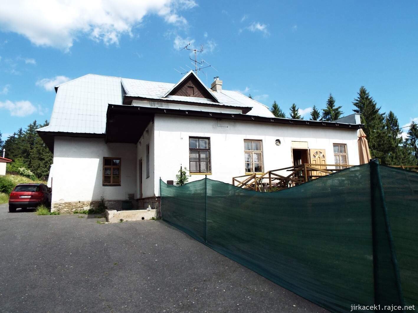 034 - Třeštík 00 - turistická chata