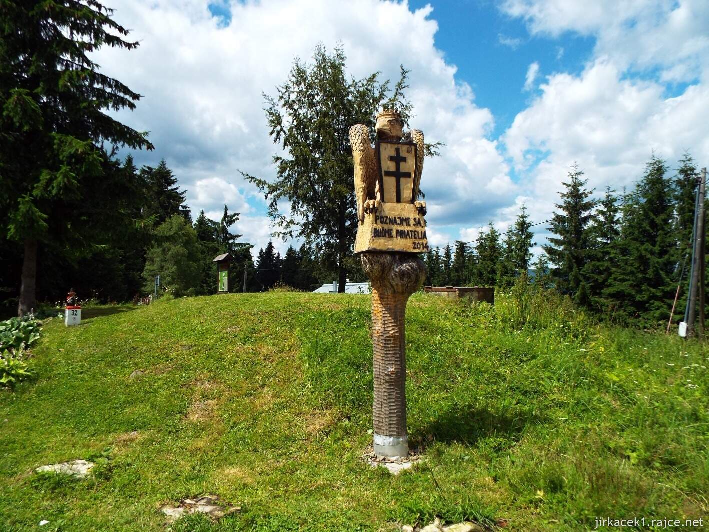 037 - Masarykova chata 09 - sloup česko-slovenské vzájemnosti na státní hranici