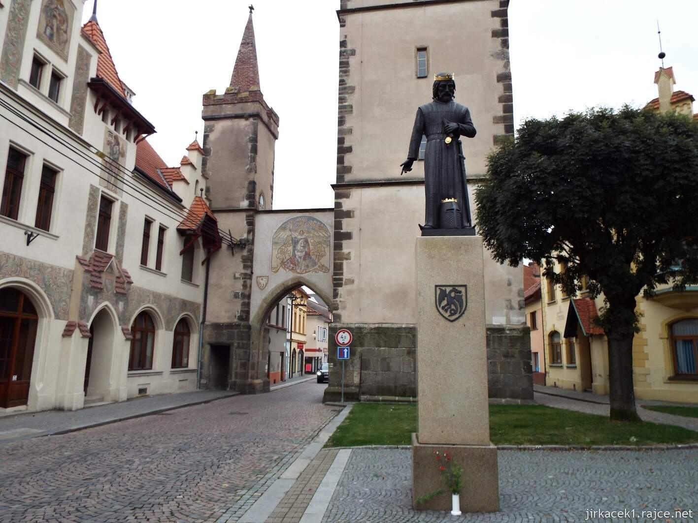 E - Vysoké Mýto - Pražská brána 07 - socha Přemysla Otakara II.