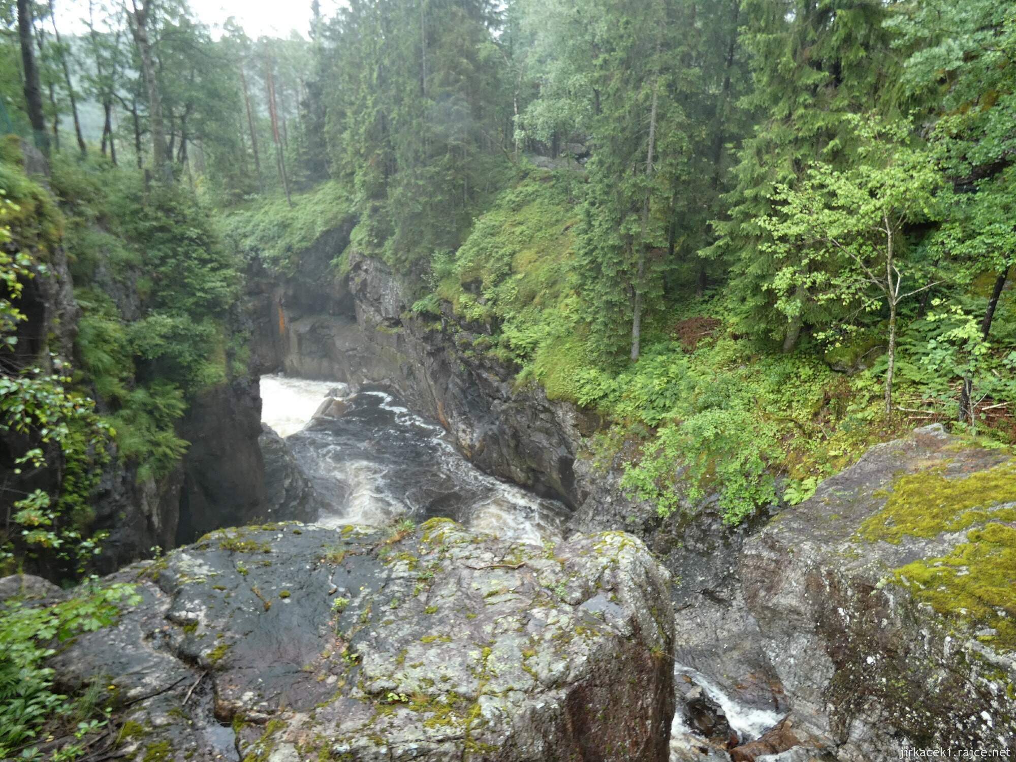 3b - Lyngdal - vodopád Kvåsfossen a muzuem lososů Nasjonalt Villakssenter​ 095