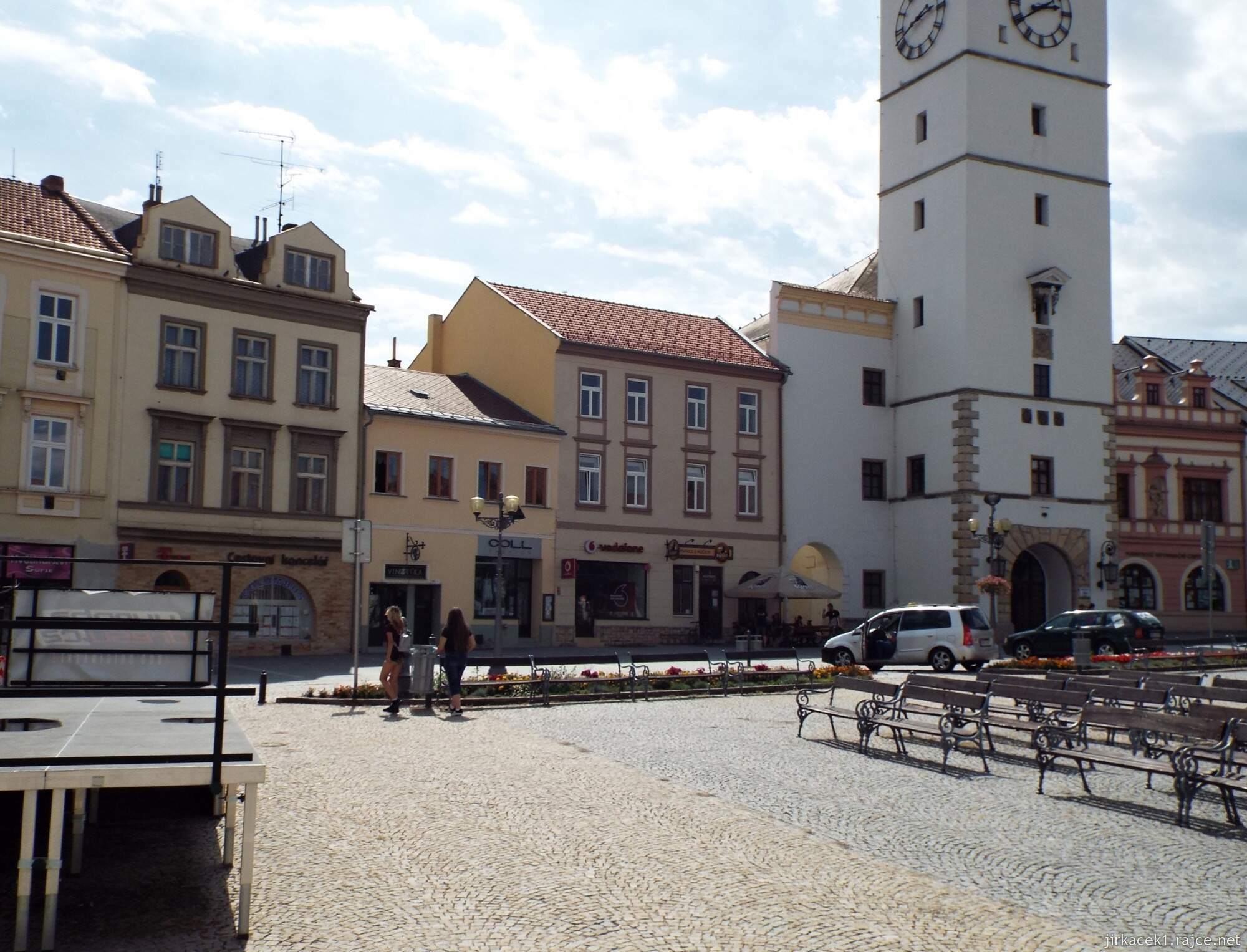 CH - Vyškov - Masarykovo náměstí 05 - vpravo radnice, vedle domy č.3, č.5 a č.6