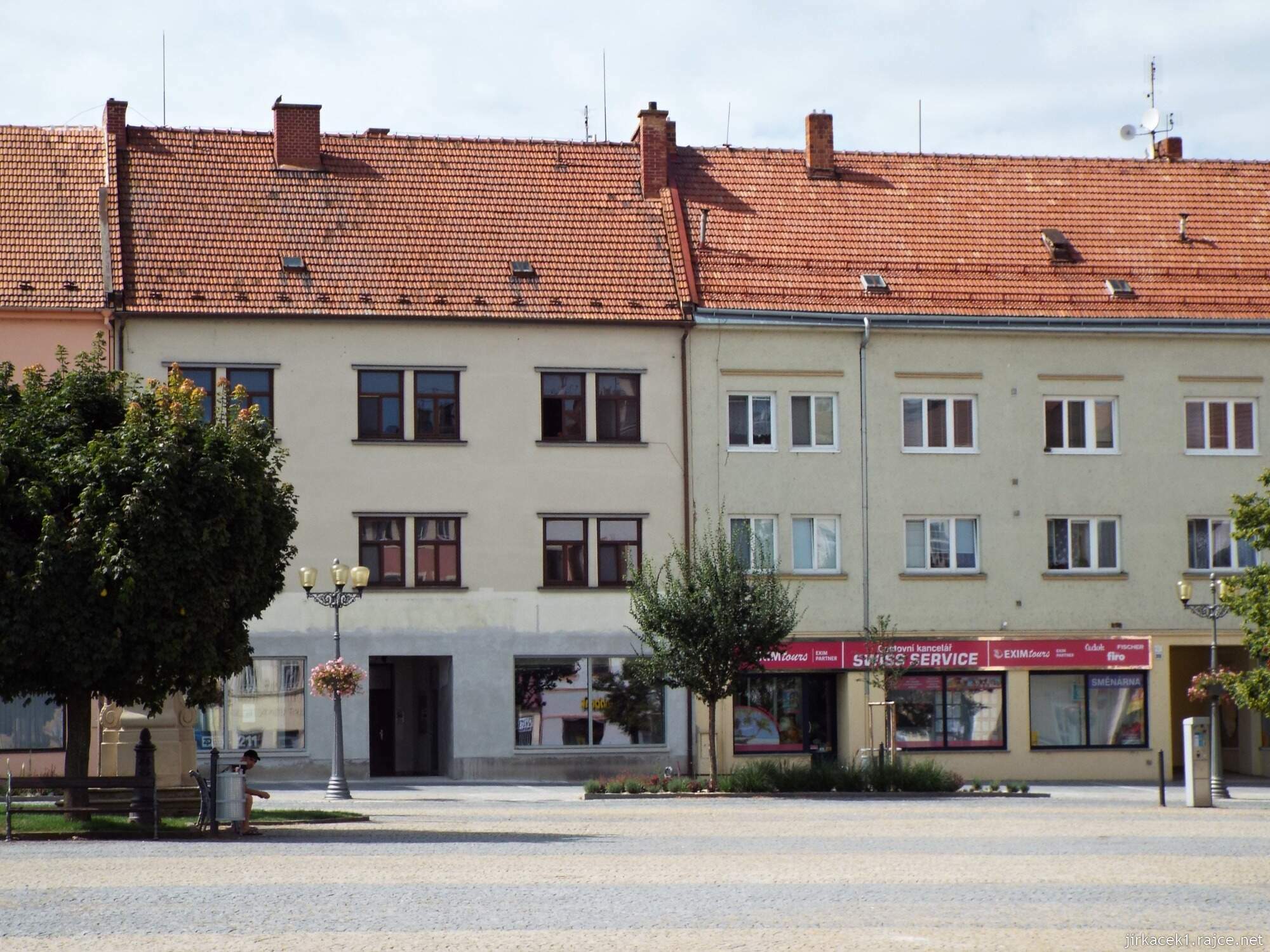 CH - Vyškov - Masarykovo náměstí 11 - vlevo dům č.43, vpravo č.42