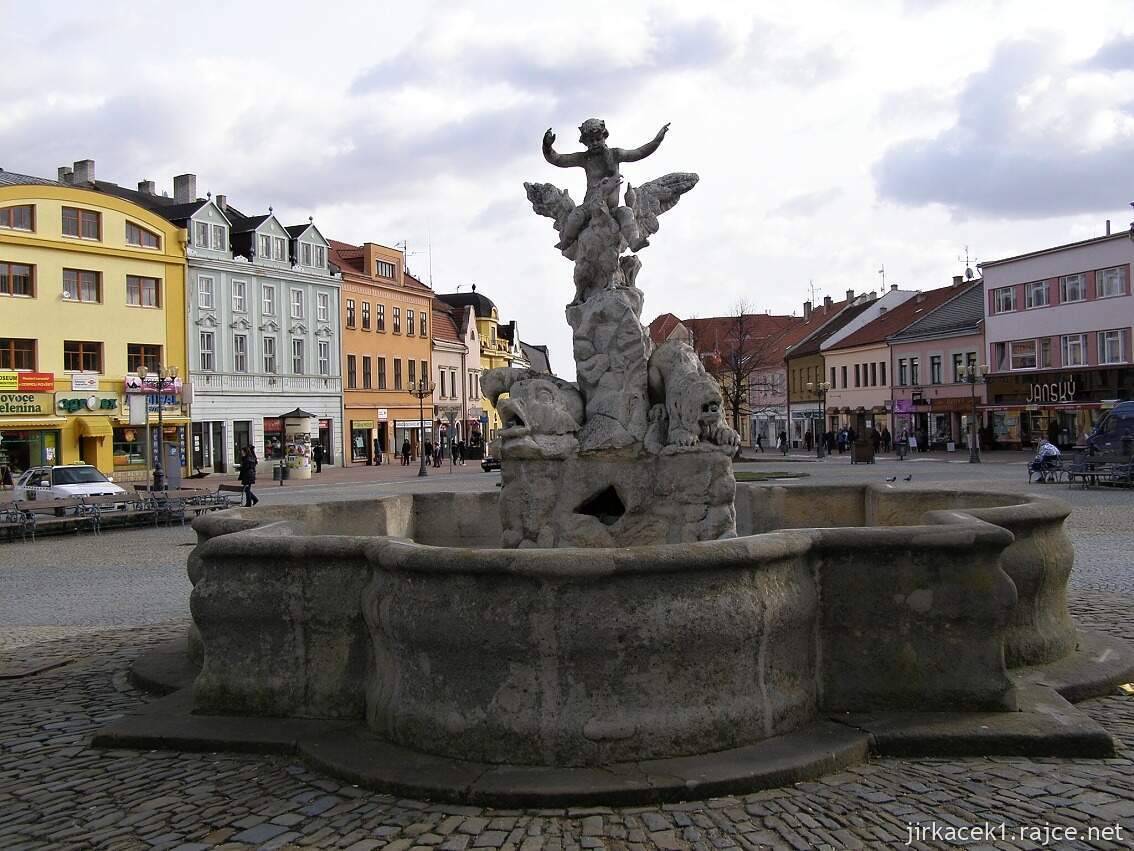 Vyškov - Masarykovo náměstí - kašna