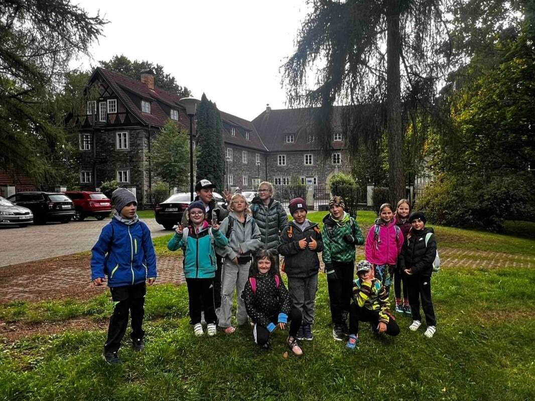 Turisťák - vycházka k Zámečku/Hrádečku + hřiště Turisťák - vycházka k Zámečku/Hrádečku + hřiště