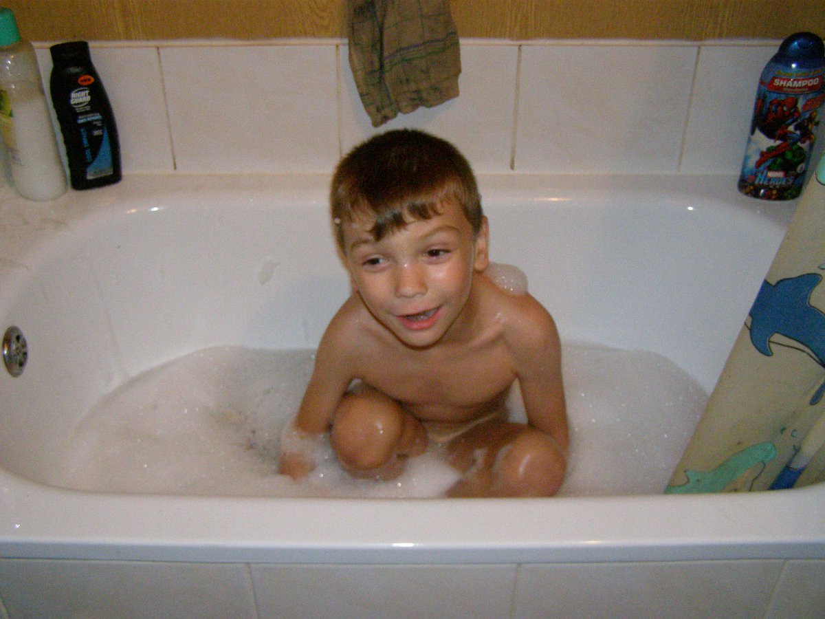 Ване ис. Dima0700 скрытые Alba. Голенький мальчик в ване. Маленький мальчик в душе. Vecernice70.